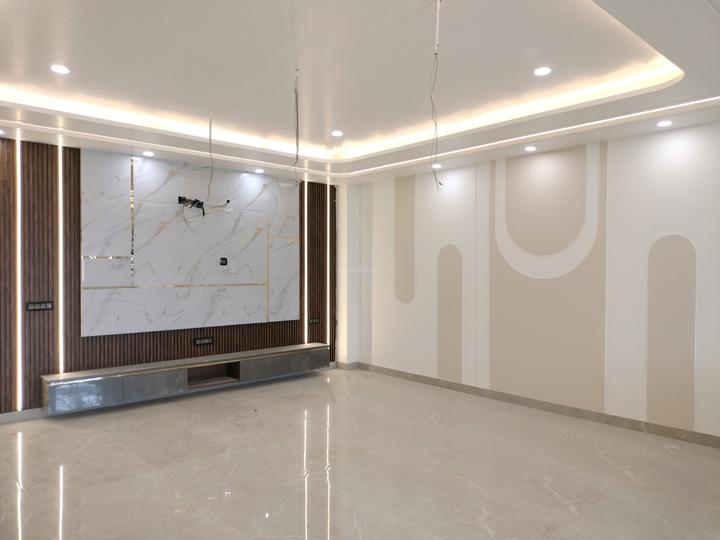 Sector 77 Main Image 1