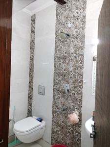 Common Bathroom One Image of 1600 Sq.ft 4 BHK Apartment / Flat for sale in DDA Rosewood Apartment, Sector 13 Dwarka New Delhi for Rs. 22800000