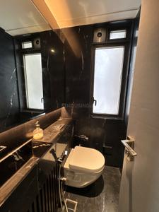 Bathroom Image of 2000 Sq.ft 4 BHK Apartment / Flat for sale in Lodha Trump Tower, Lower Parel Mumbai for Rs. 140000000