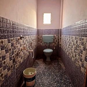 Bathroom Image of 3000 Sq.ft 2 BHK Apartment / Flat for rent in Gayan Gaon Jorhat for Rs. 20000