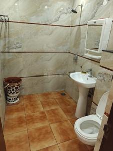 Bathroom Image of 1800 Sq.ft 3 BHK Apartment / Flat for rent in Gulnaar Meadows, Bhabat Zirakpur for Rs. 34000