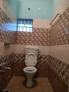 Common Bathroom Image of 600 Sq.ft 2 BHK Builder Floor for rent in Vibhutipura Bengaluru for Rs. 26000