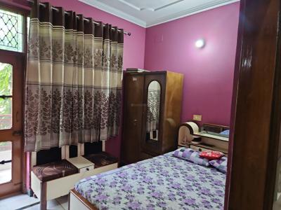 Bedroom Image of 1100 Sq.ft 3 BHK Builder Floor for sale in Sector 5 Rohini New Delhi for Rs. 13500000