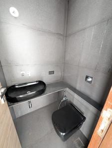Bathroom Image of 1500 Sq.ft 3 BHK Apartment / Flat for sale in Dadar East Mumbai for Rs. 60000000