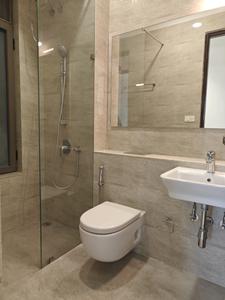 Common Bathroom Image of 1200 Sq.ft 3 BHK Apartment / Flat for sale in Adani Ten BKC, Bandra East Mumbai for Rs. 65000000