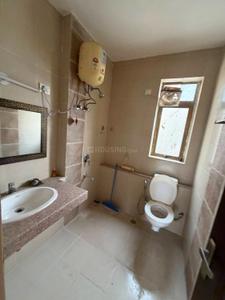 Bathroom Image of 950 Sq.ft 2 BHK Apartment / Flat for sale in Unitech Uniworld Gardens 2, Sector 47 Gurgaon for Rs. 14500000