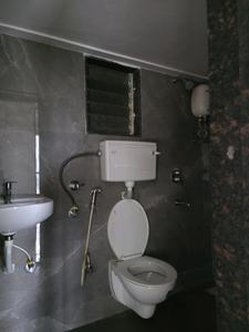 Agarwal Solitaire Common Bathroom 3
