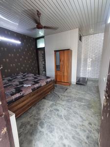 Bedroom Image of 200 Sq.ft 1 RK Builder Floor for rent in Sant Nirankari Colony RWA, Mukherjee Nagar New Delhi for Rs. 10000