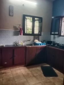 Kitchen Image of 900 Sq.ft 1 BHK Builder Floor for rent in Velachery Chennai for Rs. 32000