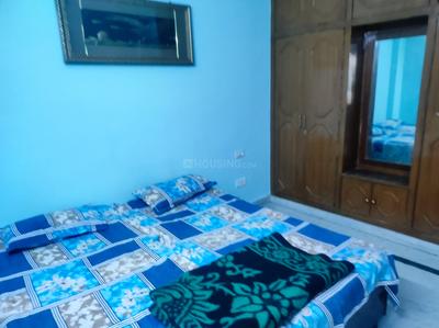 Bedroom Image of 1650 Sq.ft 3 BHK Builder Floor for rent in Kirti Nagar New Delhi for Rs. 45000