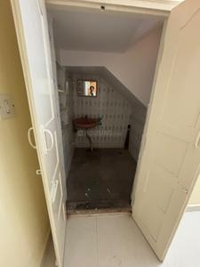 Bathroom Image of 1000 Sq.ft 2 BHK Independent House for rent in Shankarapuram Bengaluru for Rs. 25000