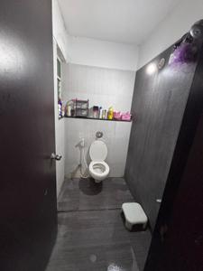 Bathroom Image of 928 Sq.ft 2 BHK Apartment / Flat for rent in Mantra Senses, Handewadi Pune for Rs. 20000