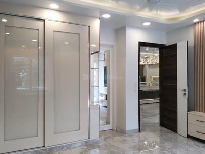 Bedroom Image of 2205 Sq.ft 4 BHK Builder Floor for sale in Kirti Nagar New Delhi for Rs. 34000000