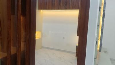 Living Room Image of 1000 Sq.ft 2 BHK Apartment / Flat for sale in Capital Metro Height, Sector 72 Noida for Rs. 4200000