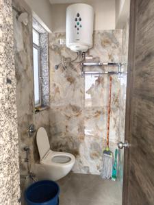 Bathroom Image of 675 Sq.ft 1 BHK Apartment / Flat for rent in Parth Lakeview, Dighe Thane for Rs. 40000