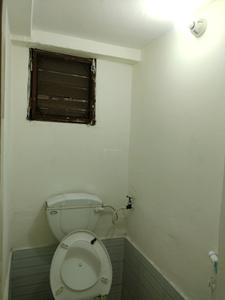 Common Bathroom One Image of 450 Sq.ft 1 BHK Apartment / Flat for sale in Sector 23B Dwarka New Delhi for Rs. 5050000