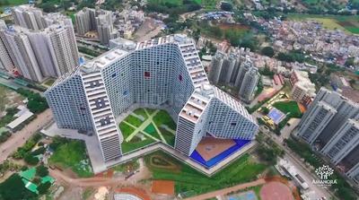 Image of 950 Sq.ft 2 BHK Apartment / Flat for sale in Amanora Future Towers, Hadapsar, Pune for Rs. 13000000