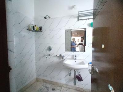 Bathroom Image of 1370 Sq.ft 3 BHK Apartment / Flat for sale in Jodhpur Park Kolkata for Rs. 15500000