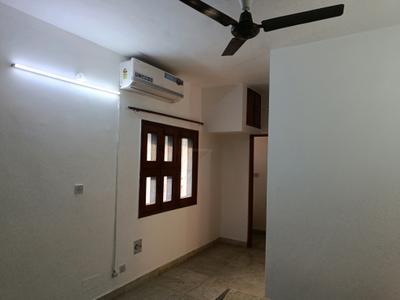 Bedroom Image of 1500 Sq.ft 3 BHK Apartment / Flat for rent in Sarita Vihar New Delhi for Rs. 51500