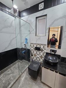 Bathroom Image of 1400 Sq.ft 3 BHK Independent House for rent in Rajouri Garden New Delhi for Rs. 58000