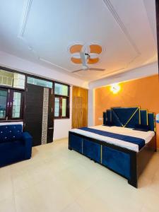 Bedroom Image of 550 Sq.ft 1 BHK Independent House for rent in Ganga Apartment , Maidan Garhi New Delhi for Rs. 16300