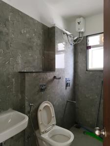 Common Bathroom Image of 1050 Sq.ft 2 BHK Apartment / Flat for sale in VTP Leonara Building B, Mahalunge Pune for Rs. 8500000