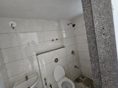 Bathroom Image of 860 Sq.ft 3 BHK Apartment / Flat for rent in Shilp Revanta, Shela Ahmedabad for Rs. 27000