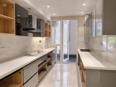 Kitchen Image of 2500 Sq.ft 4 BHK Builder Floor for sale in Paramount Luxury Golf Course Extension, Sector 57 Gurgaon for Rs. 32500000