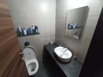 Bathroom Image of 1090 Sq.ft 2 BHK Apartment / Flat for rent in K Raheja Vistas Premiere, Mohammed Wadi Pune for Rs. 38000