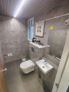 Bathroom Image of 1600 Sq.ft 3 BHK Apartment / Flat for sale in Dosti Greenscapes Phase 5, Hadapsar Pune for Rs. 16200000