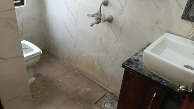 Bathroom Image of 240 Sq.ft 1 RK Apartment / Flat for rent in Emaar Emerald Floors Premier, Sector 65 Gurgaon for Rs. 16000