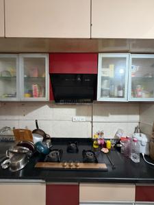 Kitchen Image of 850 Sq.ft 2 BHK Apartment / Flat for rent in Aroma Tirupati Aakruti Greenz, Chharodi Ahmedabad for Rs. 34000