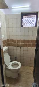 Bathroom Image of 750 Sq.ft 1 RK Apartment / Flat for rent in Vikaspuri New Delhi for Rs. 15000