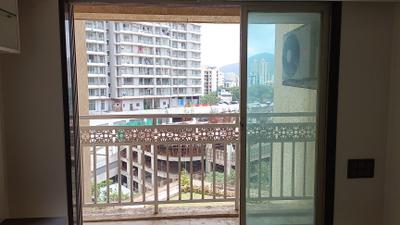 Balcony Image of 910 Sq.ft 2 BHK Apartment / Flat for rent in Rosa Royale, Hiranandani Estate Thane for Rs. 41000
