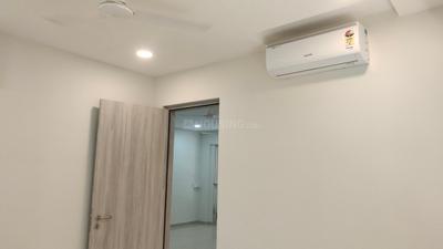 Bedroom Image of 700 Sq.ft 2 BHK Apartment / Flat for rent in Santacruz West Mumbai for Rs. 125000
