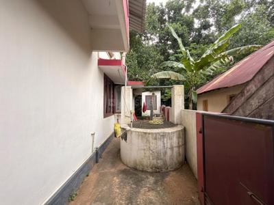 Balcony Image of 4792 Sq.ft 3 BHK Independent House for sale in Pazhakutty Nedumangad for Rs. 5800000
