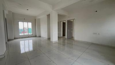 Living Room Image of 2400 Sq.ft 4 BHK Apartment / Flat for sale in Bangur Avenue Kolkata for Rs. 15000000