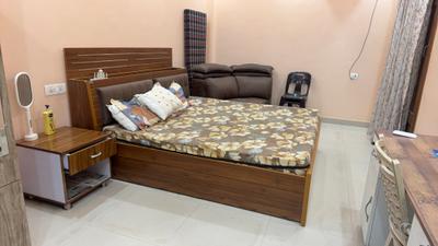 Bedroom Image of 1250 Sq.ft 2 BHK Builder Floor for rent in Indira Nagar Lucknow for Rs. 26100