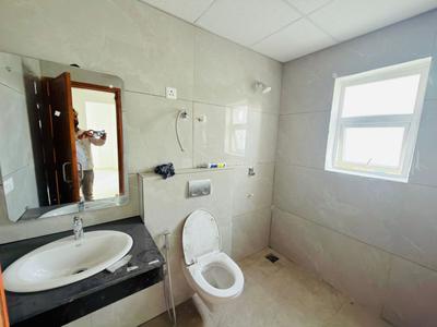 Bathroom Image of 1850 Sq.ft 3 BHK Apartment / Flat for sale in Omaxe The Lake, New Chandigarh Chandigarh for Rs. 17000000