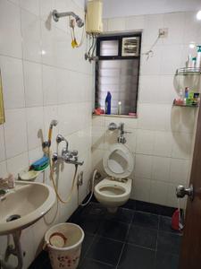 Bathroom Image of 775 Sq.ft 2 BHK Apartment / Flat for rent in Evershine Millennium Paradise, Kandivali East Mumbai for Rs. 52000