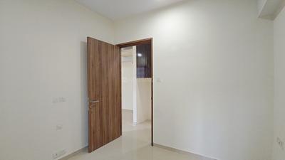 Bedroom Image of 855 Sq.ft 2 BHK Apartment / Flat for rent in Kalpataru Sunrise, Thane West Thane for Rs. 35000