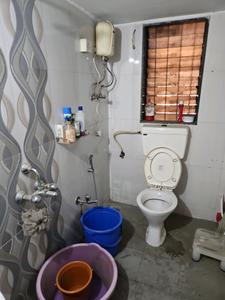 Common Bathroom Image of 680 Sq.ft 2 BHK Apartment / Flat for sale in Chembur Mumbai for Rs. 14500000