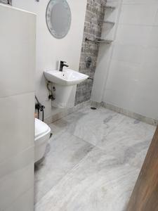 Bathroom Image of 1600 Sq.ft 2 BHK Builder Floor for rent in Sector 48 Noida for Rs. 32000