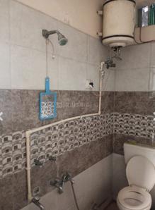 Bathroom Image of 600 Sq.ft 1 BHK Villa for rent in Hari Nagar New Delhi for Rs. 15000
