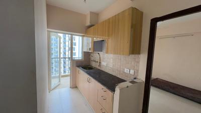 Kitchen Image of 585 Sq.ft 1 BHK Apartment / Flat for rent in Amrapali Dream Valley 2, Noida Extension Greater Noida for Rs. 16000