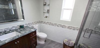 Bathroom Image of 6500 Sq.ft 9 BHK Apartment / Flat for sale in Kiran Apartments, Juhu Mumbai for Rs. 340000000