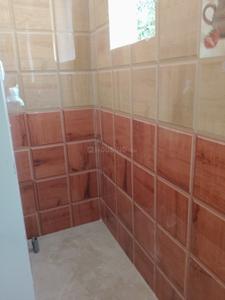 Bathroom Image of 650 Sq.ft 1 BHK Apartment / Flat for rent in First Agraharam Salem for Rs. 7500