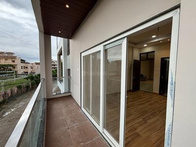 Balcony Image of 2700 Sq.ft 4 BHK Independent House for sale in Chitaipur Varanasi for Rs. 14000000