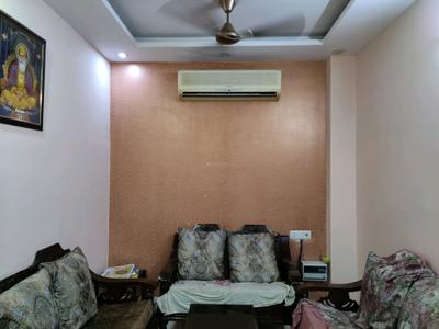 Living Room Image of 810 Sq.ft 2 BHK Builder Floor for rent in RWA DA Block Hari Nagar, Tilak Nagar New Delhi for Rs. 15000