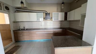 Kitchen Image of 1827 Sq.ft 3 BHK Apartment / Flat for rent in ABA Cleo County, Sector 121 Noida for Rs. 65000